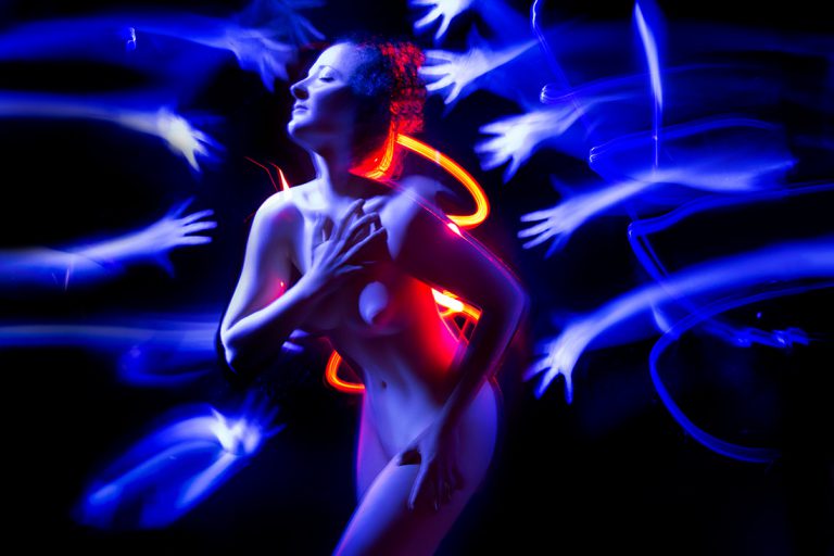 Fine Art Nude photography training - model with light painting - Lindsay Adler Photography